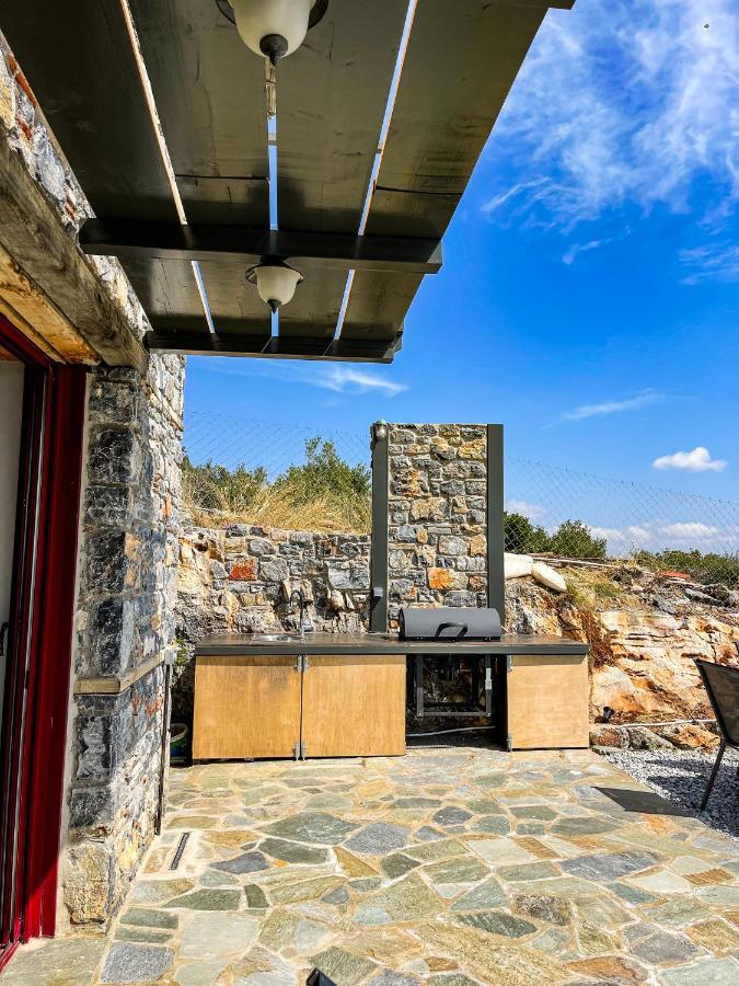 Modern Stone Villas With Swimming Pool Alivérion Exterior foto