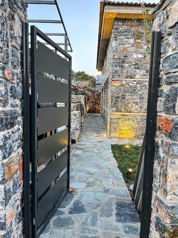 Modern Stone Villas With Swimming Pool Alivérion Exterior foto