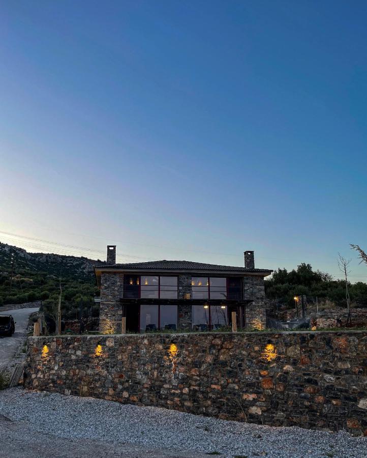 Modern Stone Villas With Swimming Pool Alivérion Exterior foto