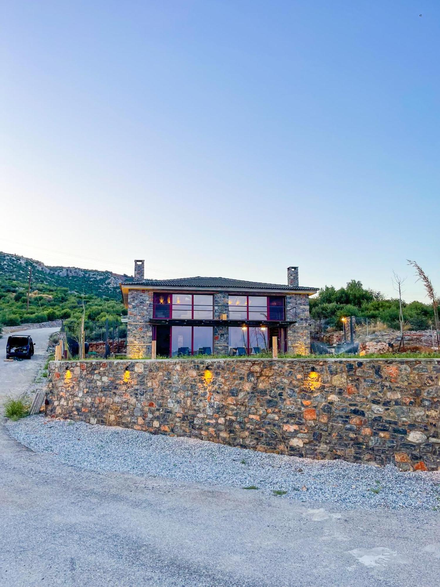 Modern Stone Villas With Swimming Pool Alivérion Exterior foto